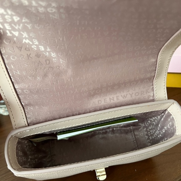 KATE SPADE NEW YORK MAISIE SERRANO PEARL CONVERTIBLE CROSSBODY BAG IN WARM BEIGE - Picture 6 of 7